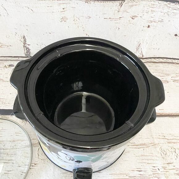 DISNEY Mickey Mouse 2 Quart Crockpot - Picture 3 of 8